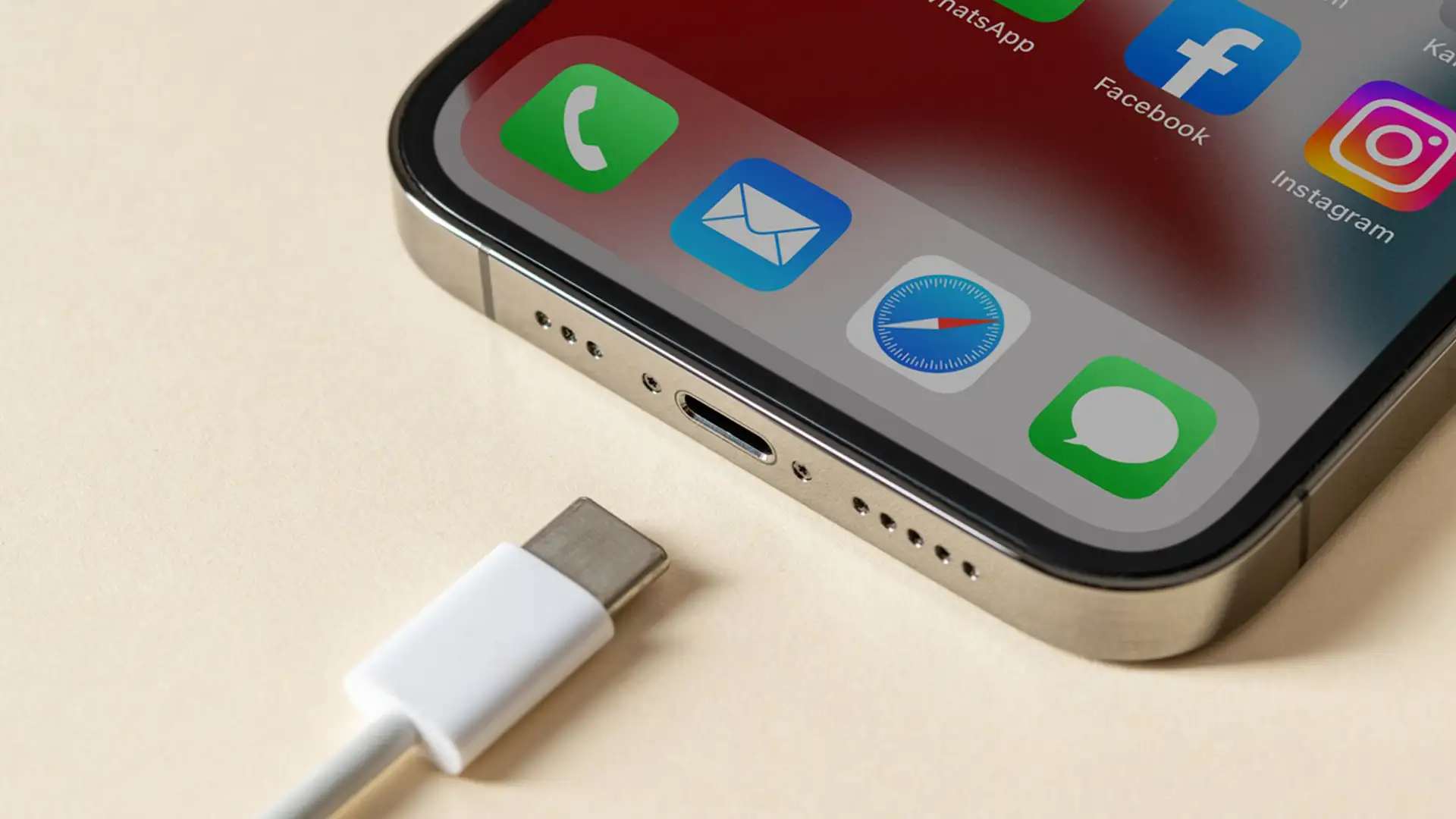 Harga Baiki Charger Port iPhone